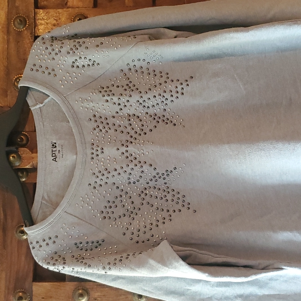Sweatshirt - Picture 2 of 7